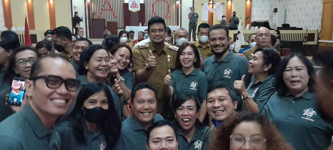 Mendadak Heboh!!.. Bobby Nasution Ramai Diserbu Kontingen