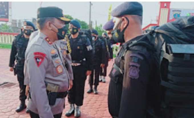 Mantap!!!...Kapolda Sumut Lepas Pemberangkatan 100 Personel Brimob Ke Papua