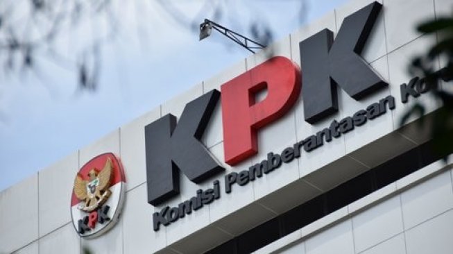 Woouuwww!!!... KPK Geledah Apartemen Bendum PBNU Mardani H Maming