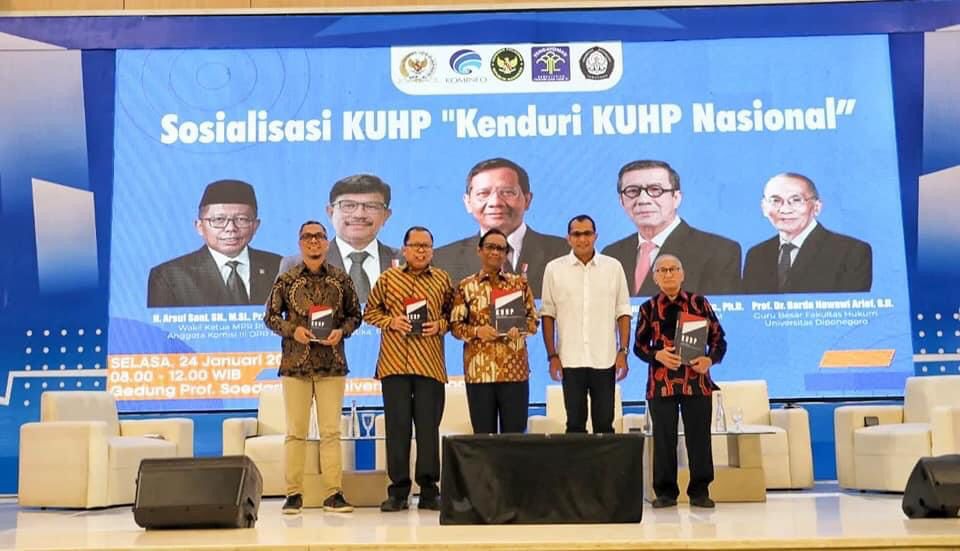 Mahfud MD Memberi Pengantar Sosialisasi KUHP, "Kenduri KUHP Nasional" di Universitas Diponegoro 