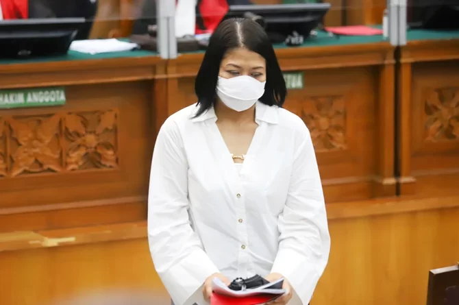 Akhirnya Hakim Vonis 20 Tahun Putri Candrawathi