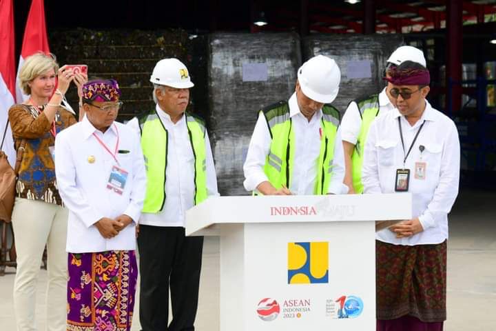Presiden Jokowi Resmikan TPST Kesiman KertalanguPresiden Jokowi Resmikan TPST Kesiman Kertalangu