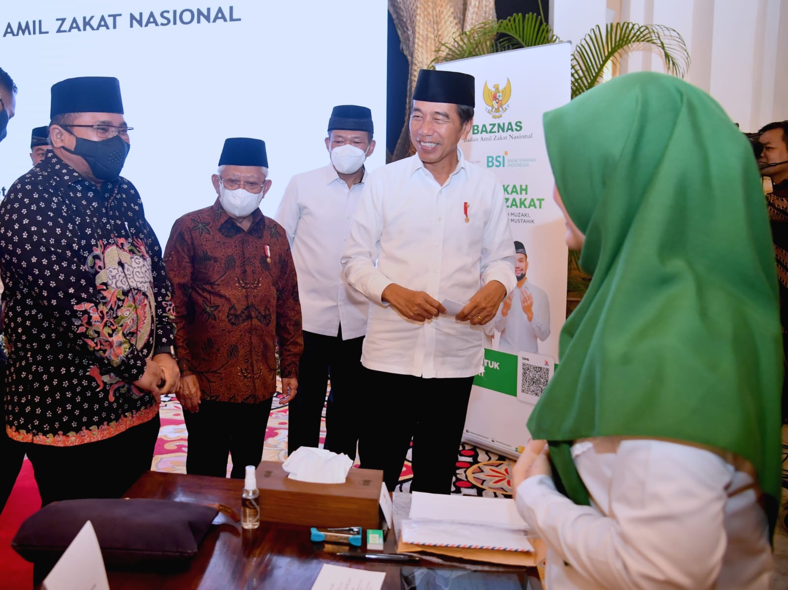 Presiden Jokowi Imbau Umat Islam di Tanah Air Serahkan Zakat ke Baznas