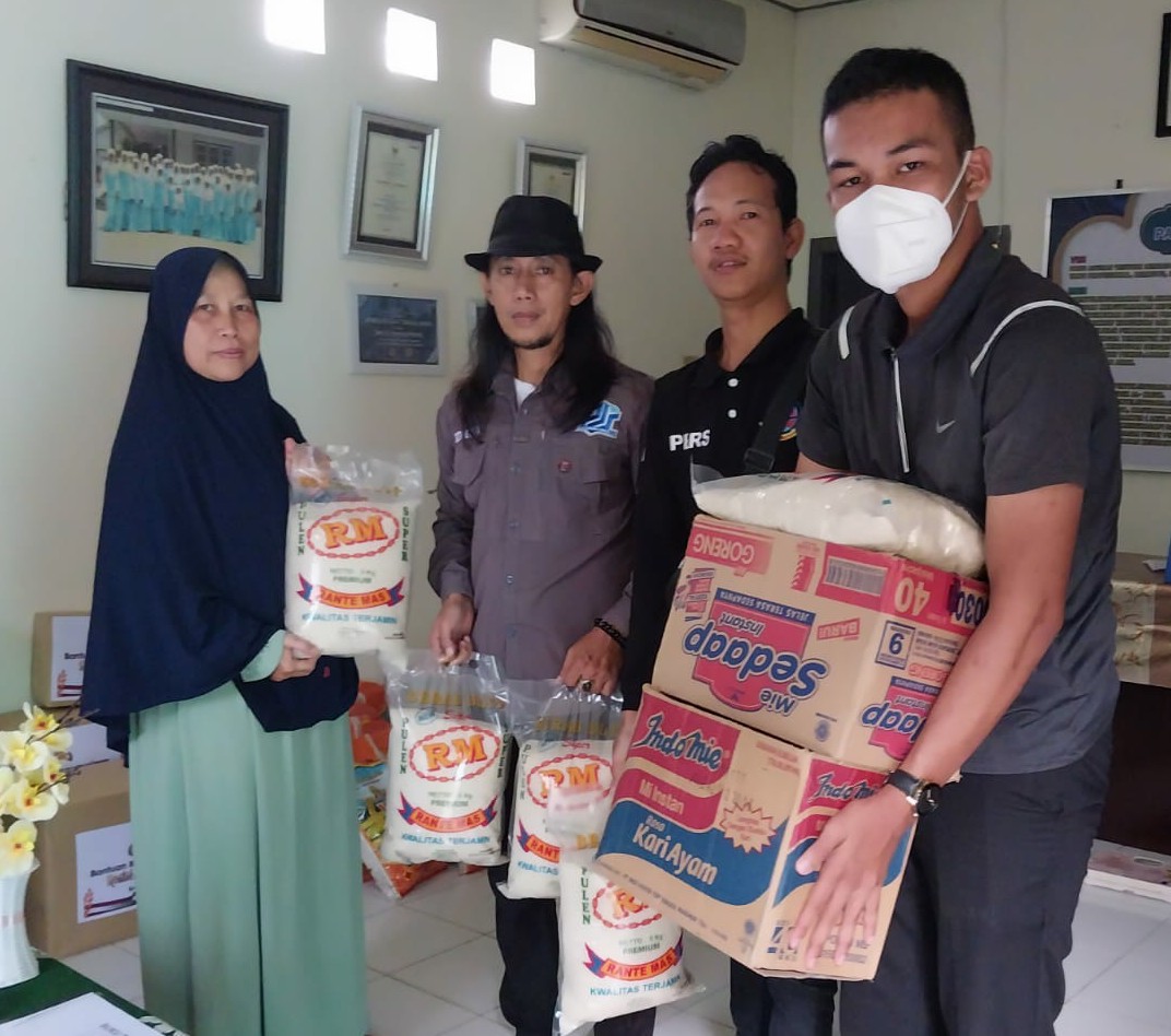 PJS Babel Bersama KBO Babel Berbagi Paket Sembako Kepada Panti Asuhan & Janda Lansia