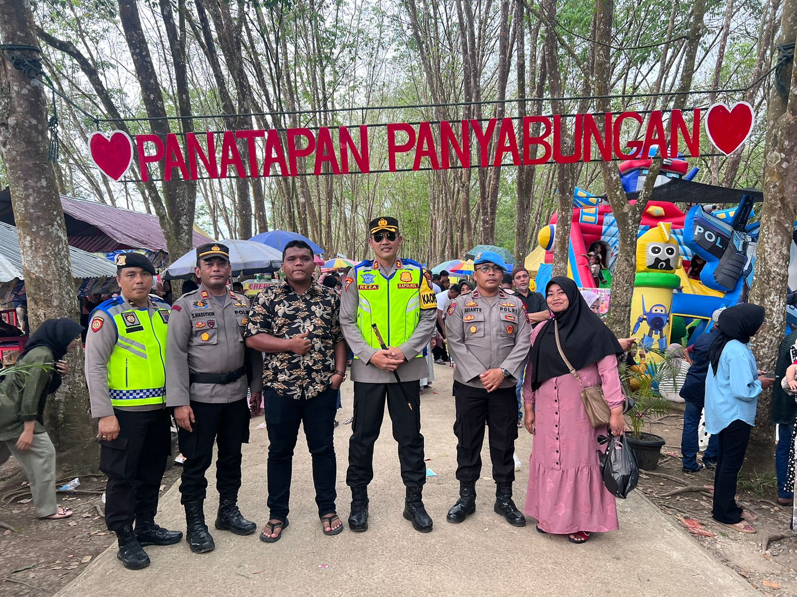 Selain Cek Tempat Wisata, Kapolres Mandailing Natal Juga Urai Kemacetan Dengan Pengaturan Lalu Lintas