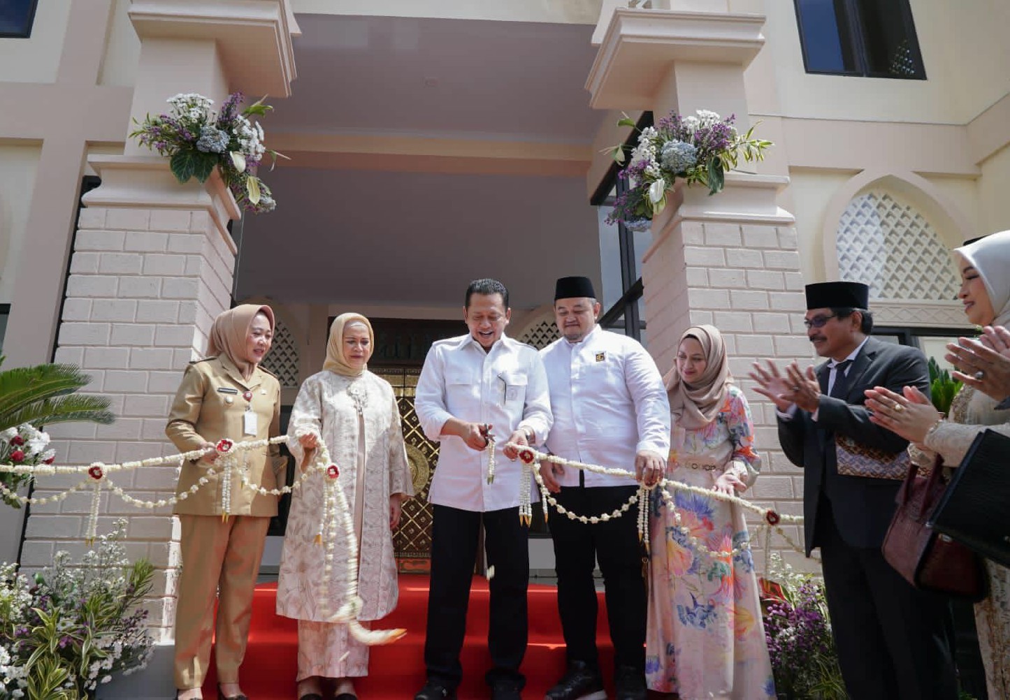 Ketua MPR RI Bamsoet Resmikan Masjid Harfin Baitus Salam Universitas Perwira Purbalingga