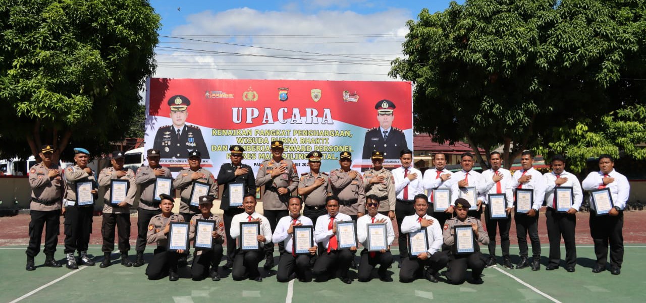 Kapolres Madina Pimpin Upacara Kenaikan Pangkat, Purna Bakti dan Pemberian Reward
