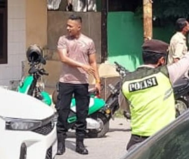 Respon Cepat, Kapolsek Medan Timur Turun Langsung ke Lokasi Kebakaran