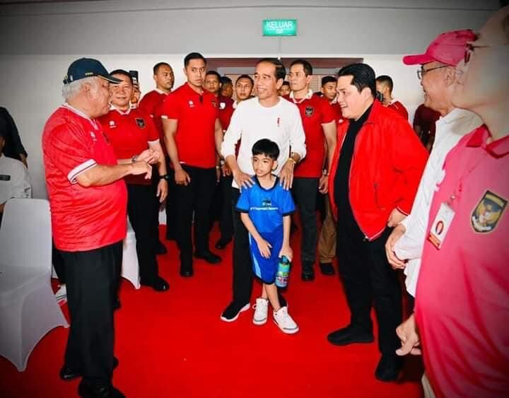 Tiba di GBK, Presiden Disambut Ketum PSSI