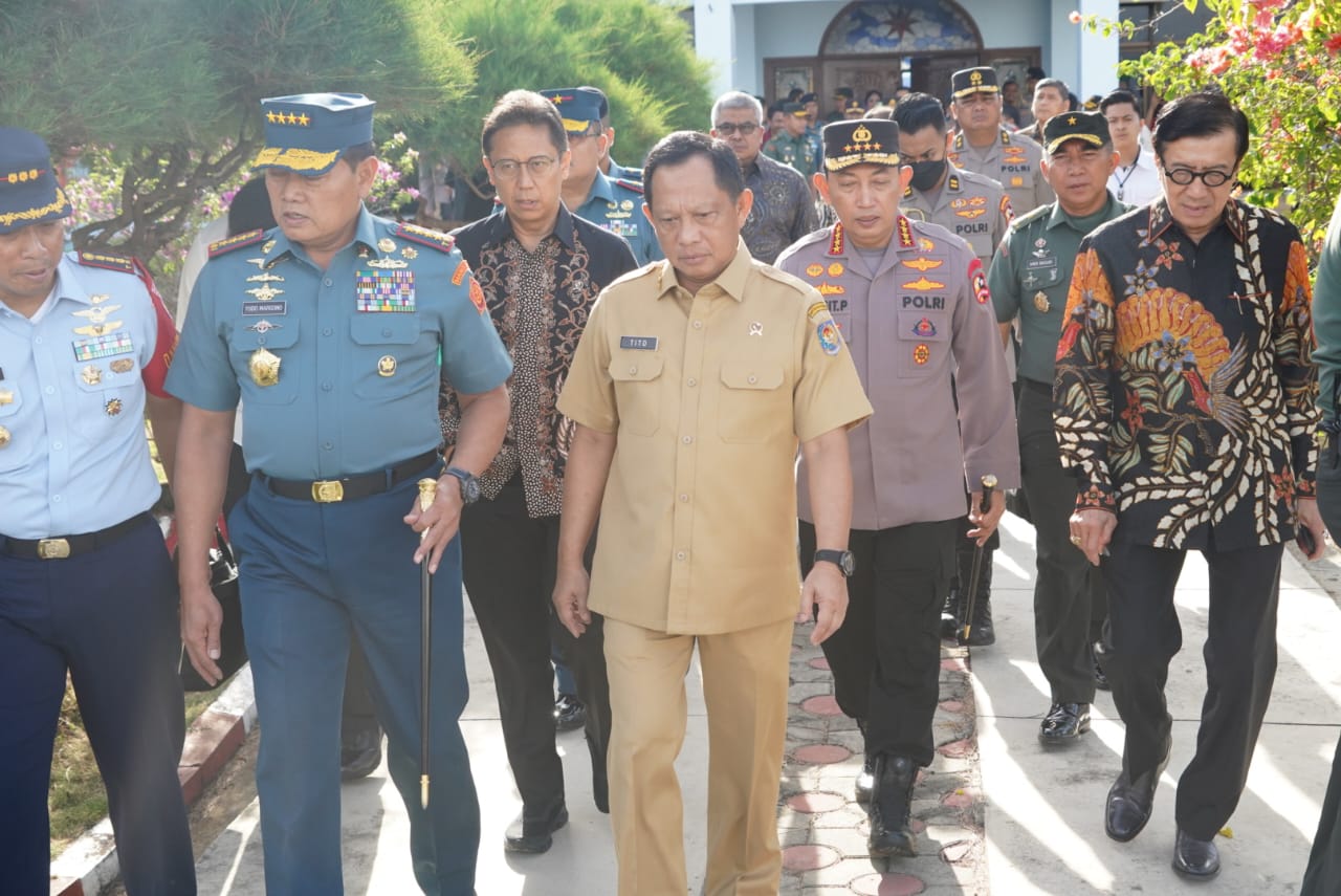 Panglima TNI Mendampingi Presiden RI, Luncurkan Program Pemulihan Hak Korban Pelanggaran HAM Berat.
