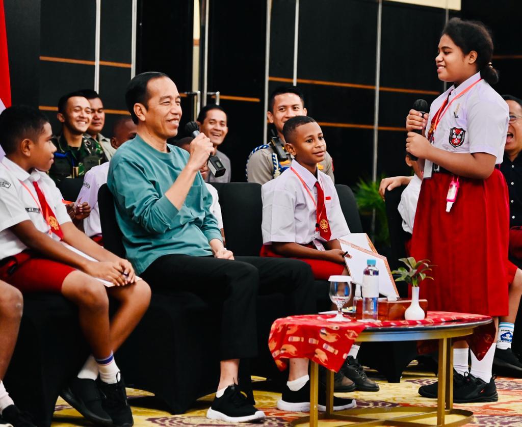 Saat Presiden Jokowi Ditanya Anak SD Kenapa Ibu Kota Tidak Dipindah ke Papua