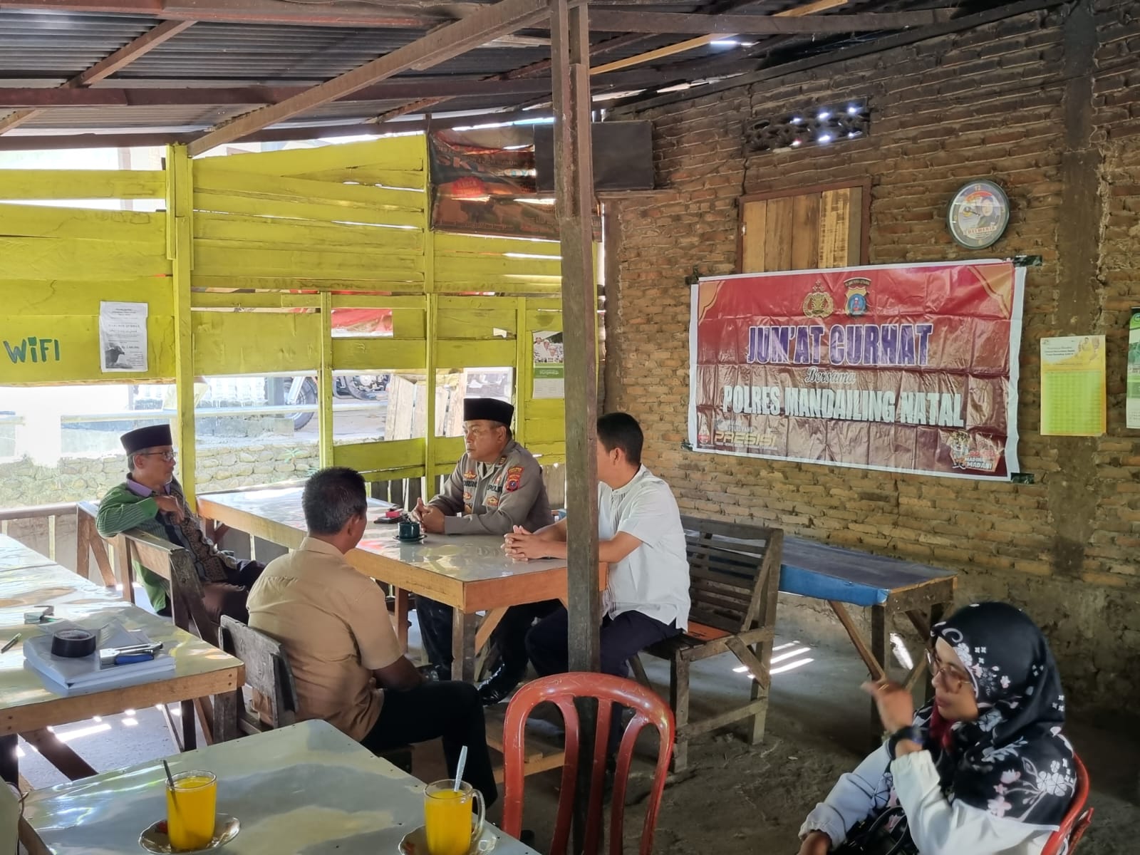Kasat Binmas Polres Madina Adakan Jum’at Curhat di Pidoli Dolok