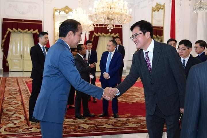 Terima Kunjungan Chief Executive Hong Kong, Presiden Bahas Investasi hingga Perlindungan WNI