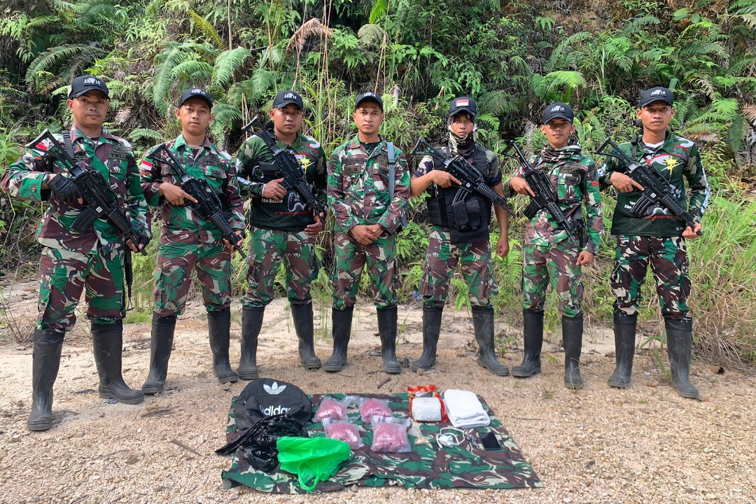 Bravo Satgas Yonarmed 16/TK Berhasil Gagalkan Puluhan Ribu Butir Ekstasi dan Sabu Sekitar 1,033 Kilogram Masuk Indonesia