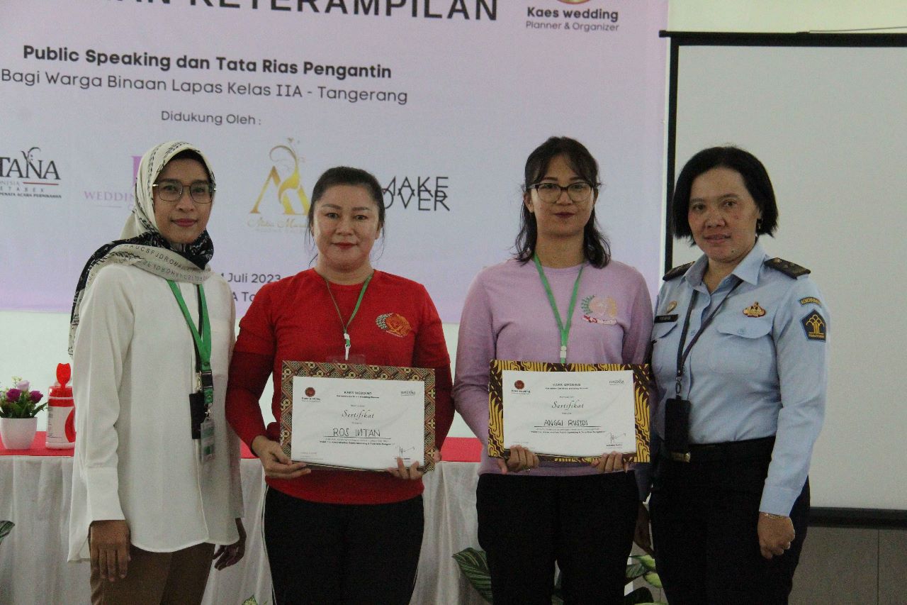 Asah Kreasi Warga Binaan Lapas Kelas IIA Tangerang Melalui Pelatihan Public Speaking 