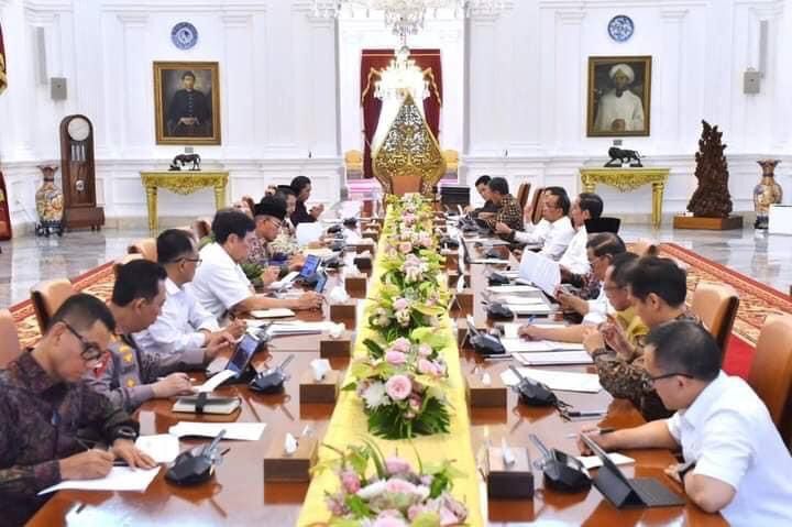 Pimpin Rapat Peningkatan Kualitas Udara Jabodetabek, Presiden Instruksikan Penanganan Berbasis Kesehatan Masyarakat