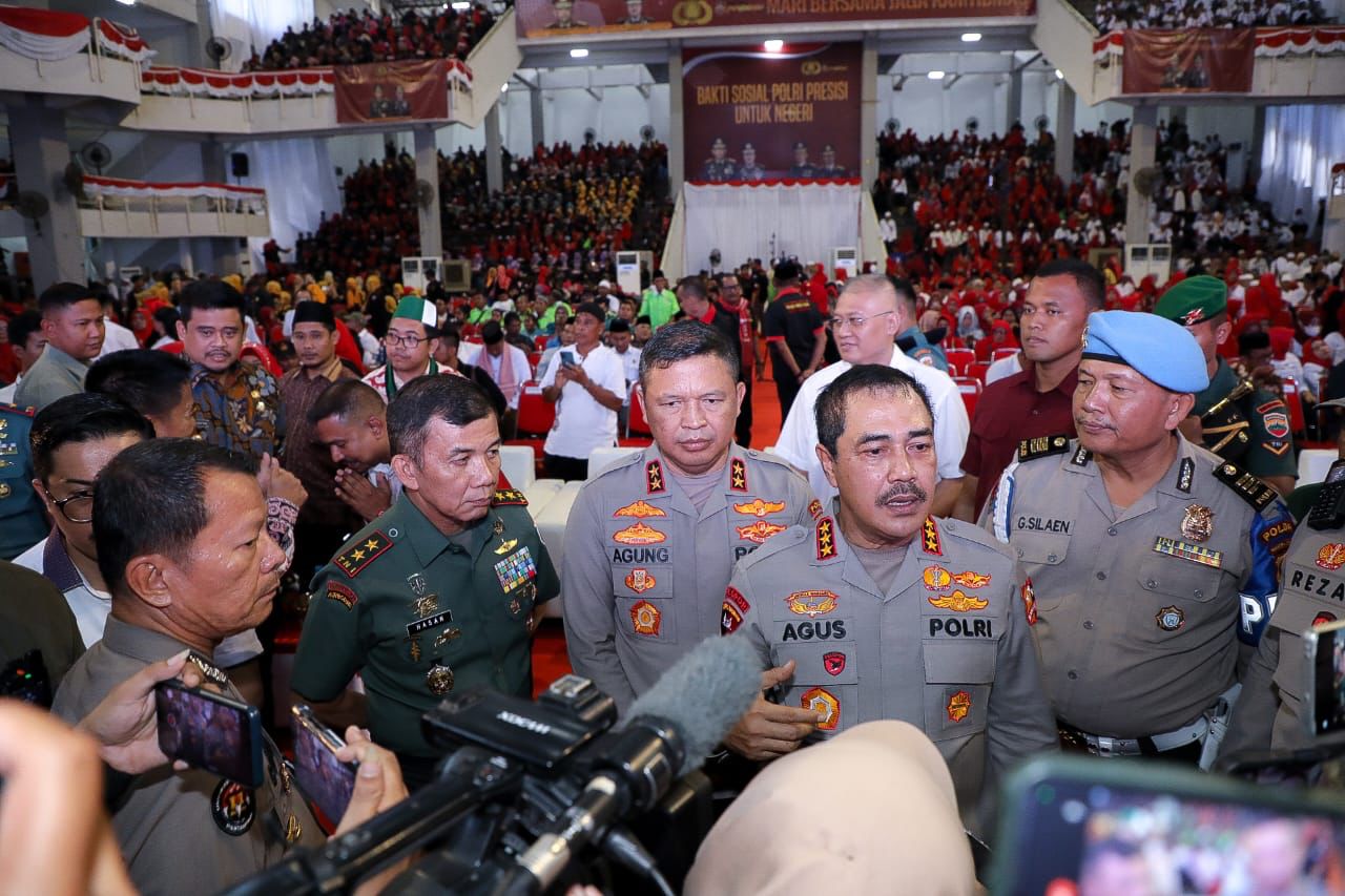 Wakapolri dan Kapolda Sumut Gelar Bakti Sosial Bagikan 5.000 Paket Sembako
