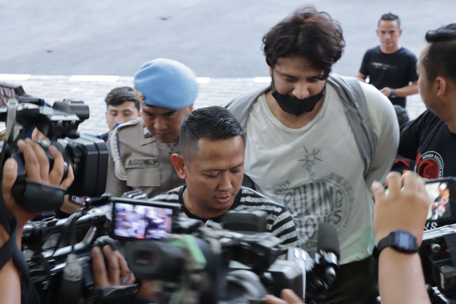 Artis Ammar Zoni Jalani Pemeriksaan Usai Ditetapkan Jadi Tersangka  Kasus Narkoba 