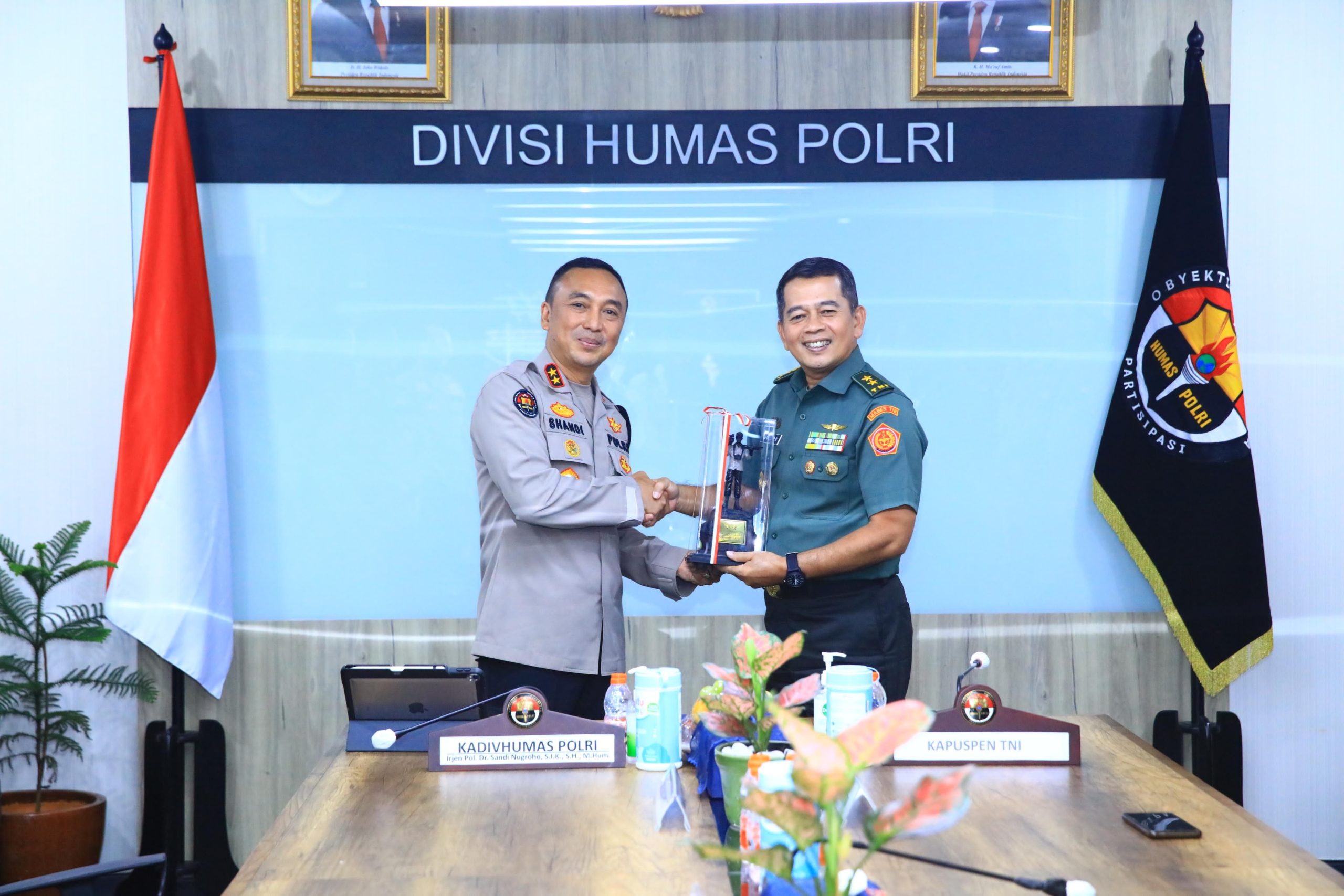 Kunjungan Kapuspen TNI Ke Humas Polri, Irjen Pol Sandi Nugroho: Sinergitas Kunci Lewati Tantangan