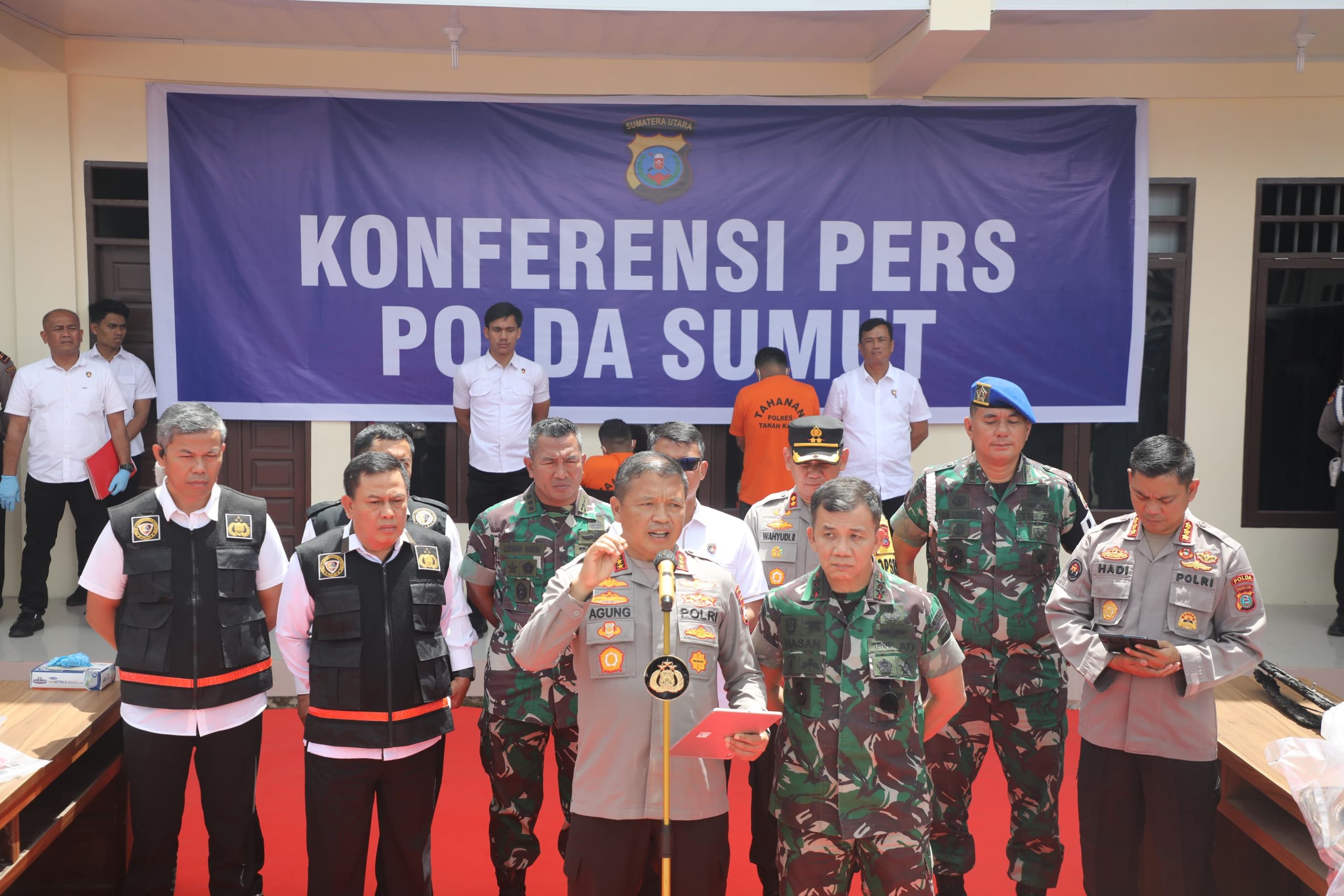 CCTV Rekam Kedua Eksekutor Pulang dan Pergi Usai Bakar Rumah Sempurna Pasaribu