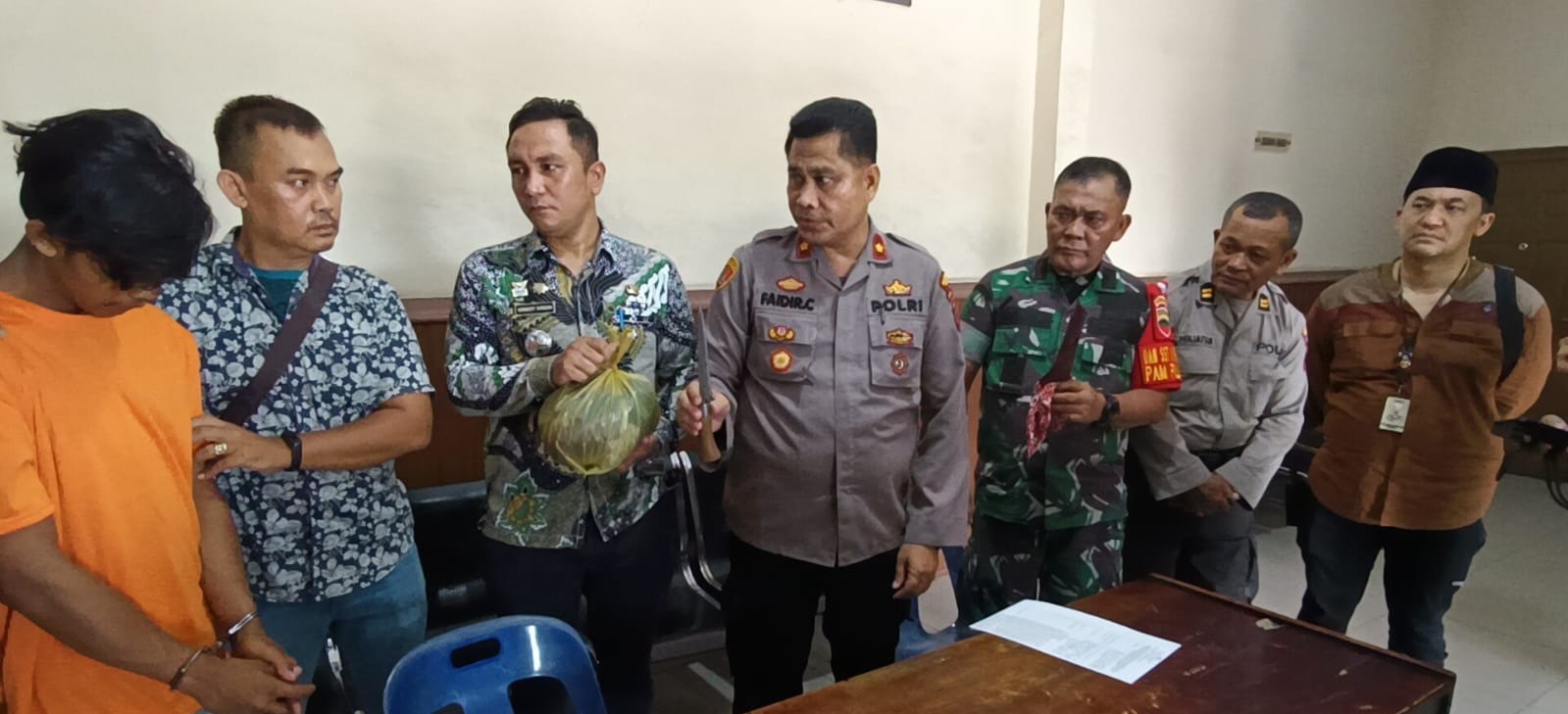 Sadis!!!... Anak Tikam Ayah Kandung Hingga Tewas