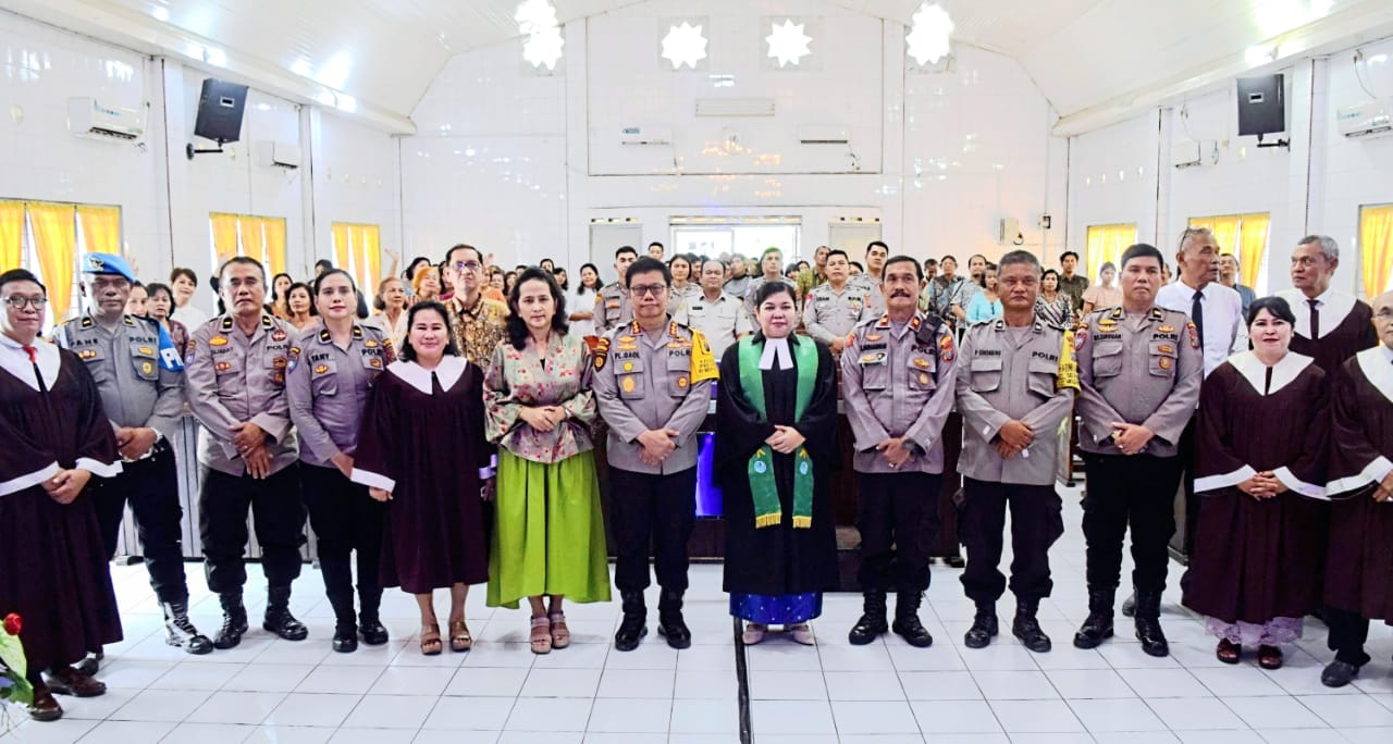 Minggu Kasih, Polda Sumut Kunjungi Gereja GKPI Jemaat Khusus Sentosa