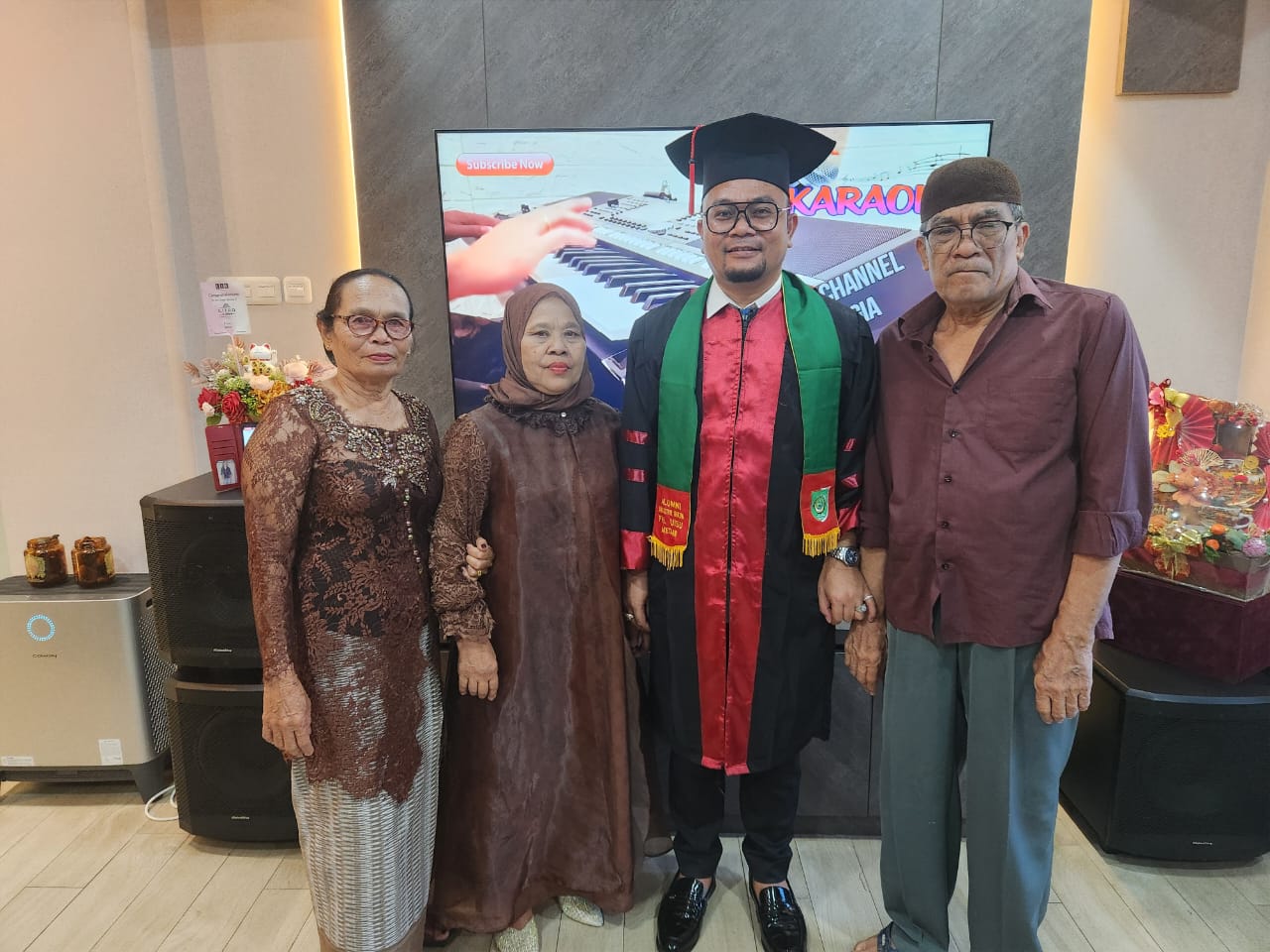 ‎Thomson Hutahaean Resmi Raih Gelar Magister Hukum, Siap Dedikasikan Ilmu untuk Masyarakat