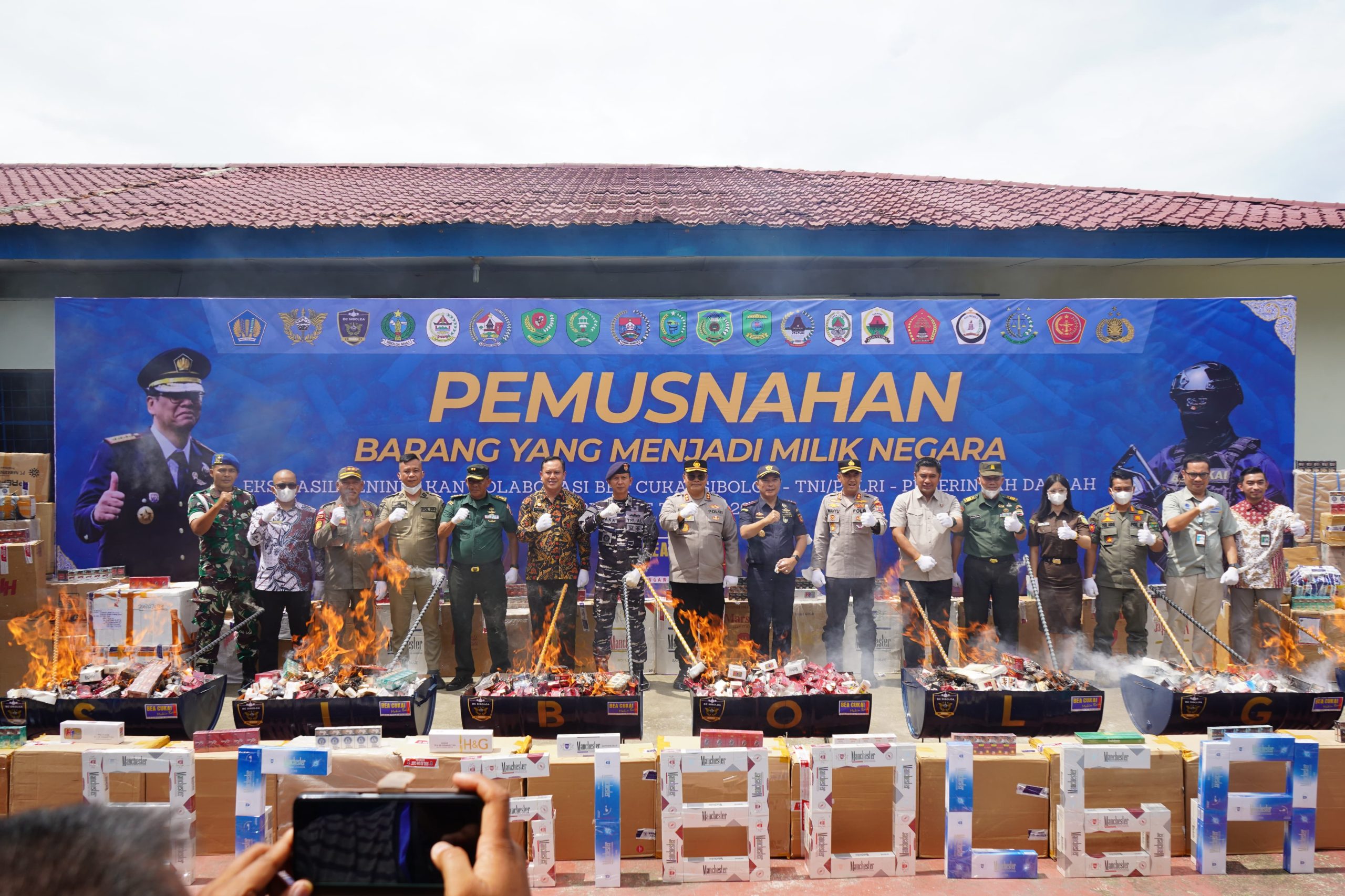 Mantap!!!... Bea Cukai Sibolga Berantas Rokok Ilegal, Musnahkan Barang Bukti Rp 1,8 Miliar