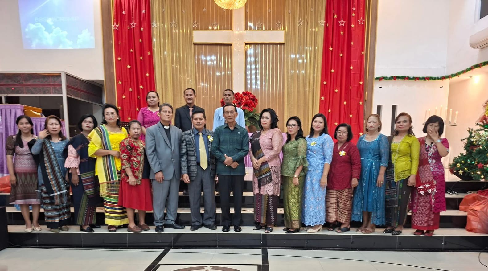 SD Methodist 9 Medan Rayakan Natal 2025 dengan Penuh Sukacita dan Gelar Bakti Sosial