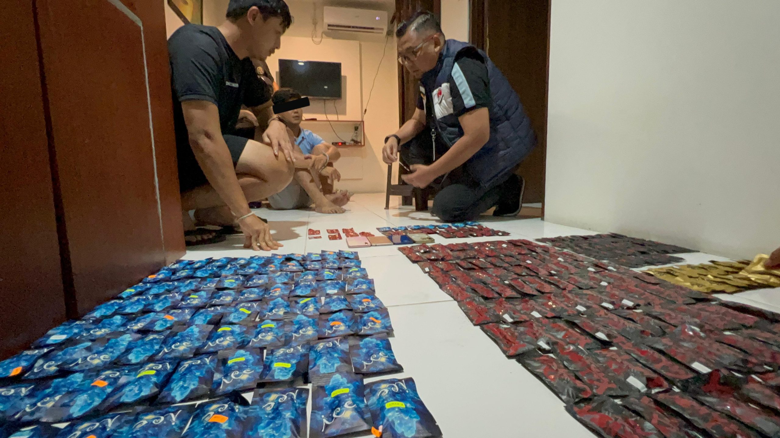 Terbongkar!!!... Apartemen di Medan Jadi Gudang Vape Narkoba, 294 Disita, 2 Ditangkap
