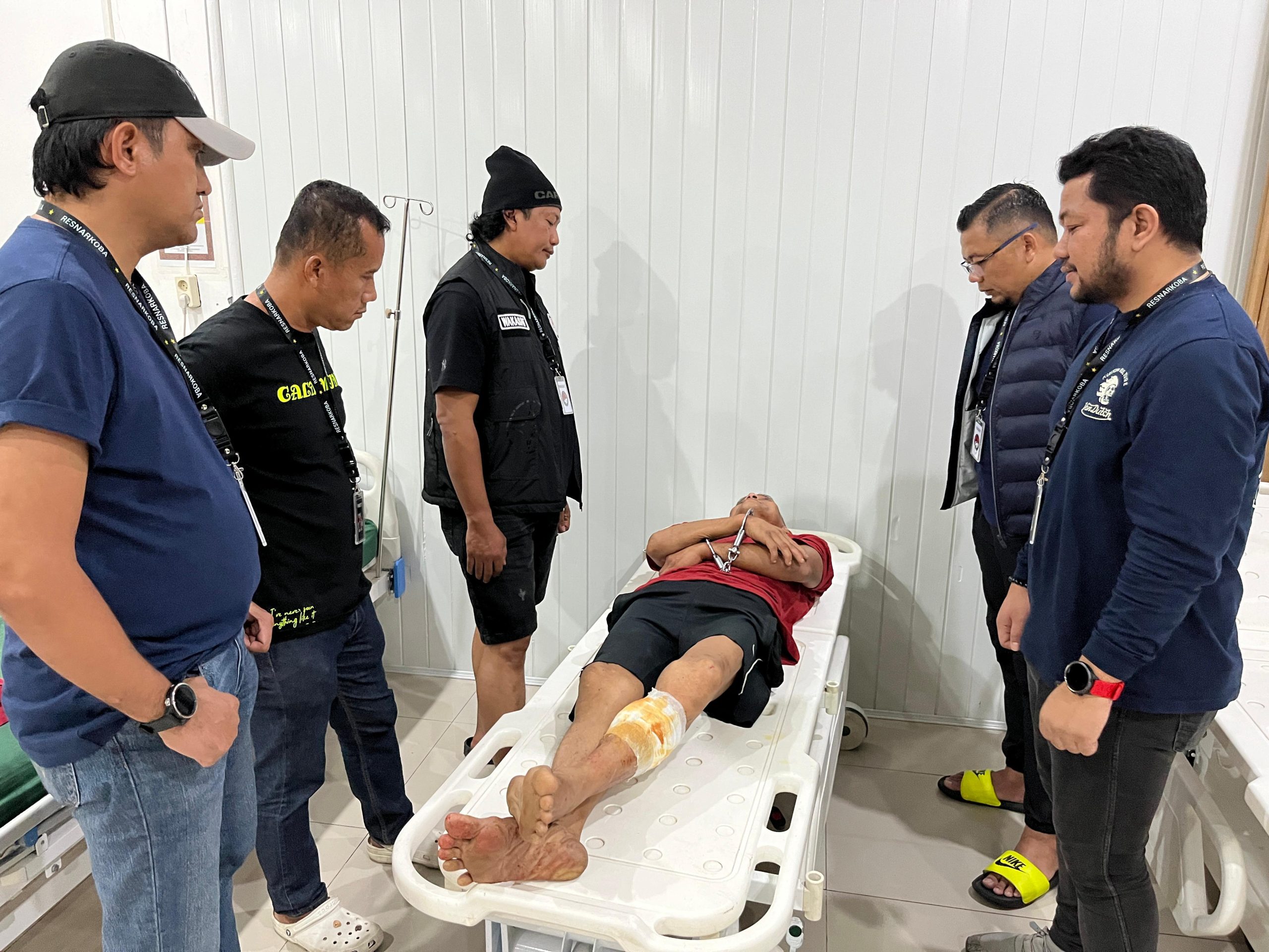 ‎Doorrr!!!.. Bandar Sabu Tembung Ditembak! Residivis 8 Kali Penjara Tumbang Saat Lawan Polisi ‎