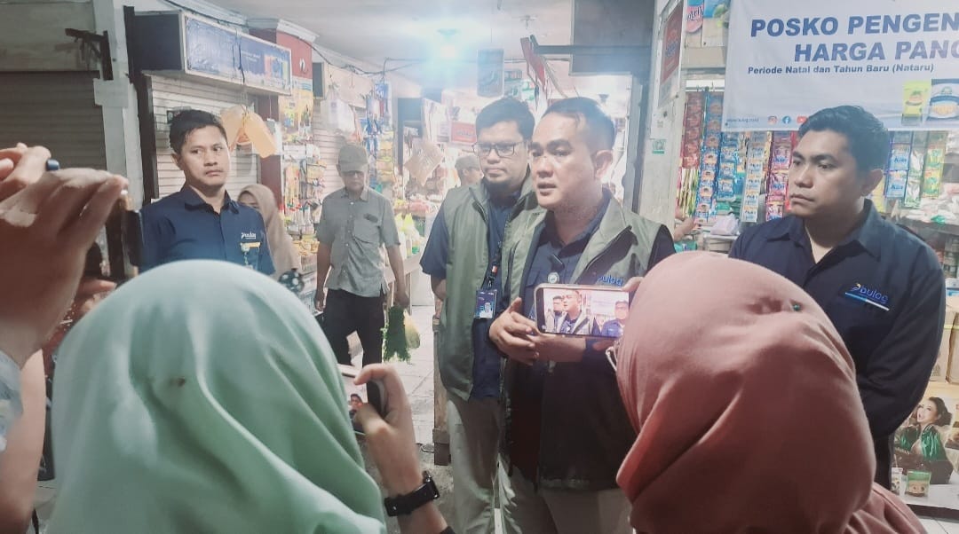 Sidak Pasar, Pimwil Bulog Sumut Budi Cahyanto Pastikan Minyakita dan Beras SPHP Aman, Harga Sesuai Ketentuan