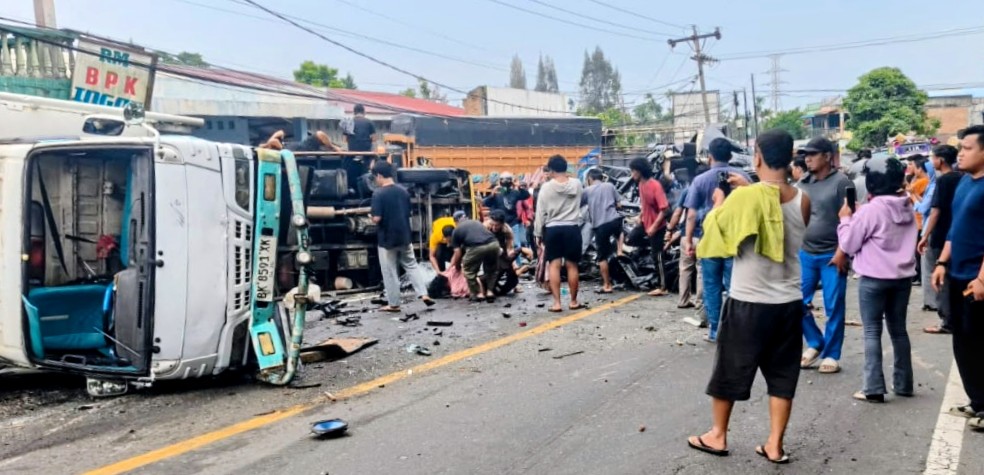 Tragedi Maut di Sibolangit!!!... Polisi Ungkap Identitas 4 Korban Tewas, Supir Truk Fuso Diamankan 