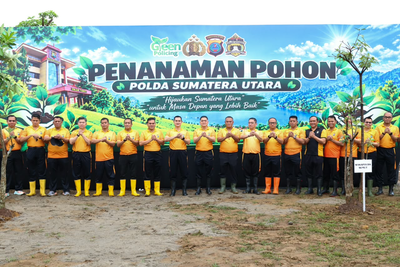 Kapolda Sumut Sonny Irawan Pimpin Green Policing, Tanam Pohon di Mapolda Sumut