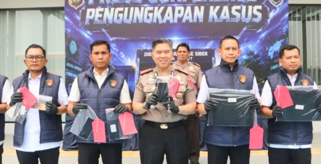 ‎Geger! Polda Sumut Gerebek Markas Judi Online di Apartemen Grand Jati Junction, 5 Orang Diamankan
